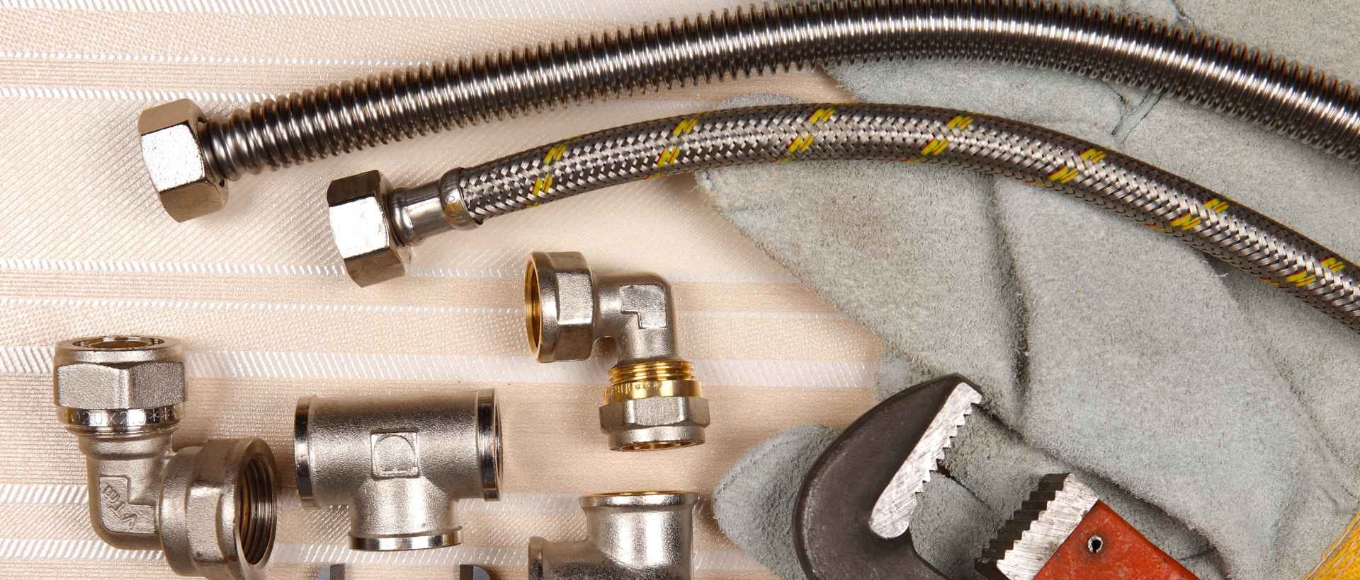 Emergency plumbers IG11